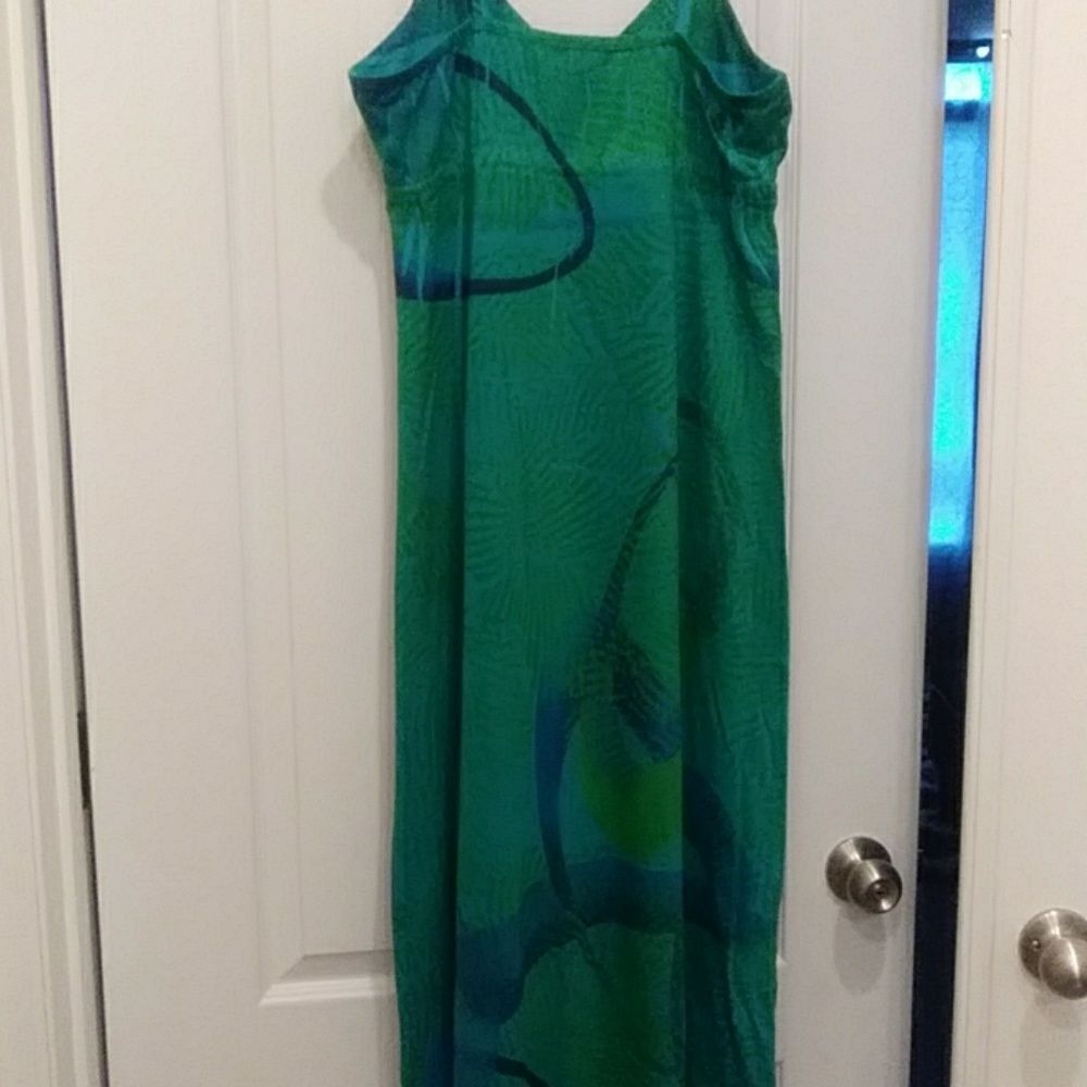 Jane Ashley Casual Dress - Picture 2 of 3